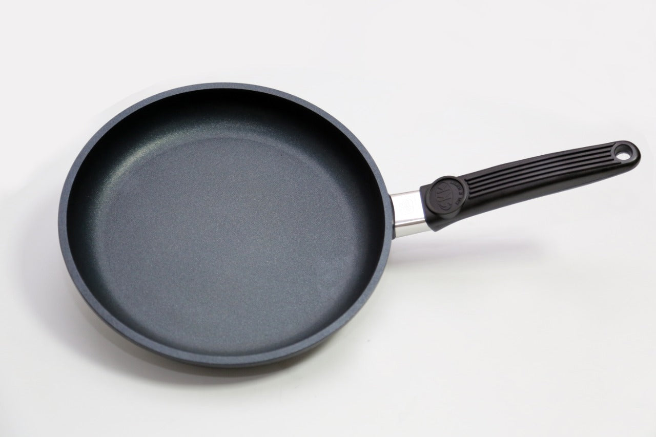 The Classic - Shallow cast frying pan