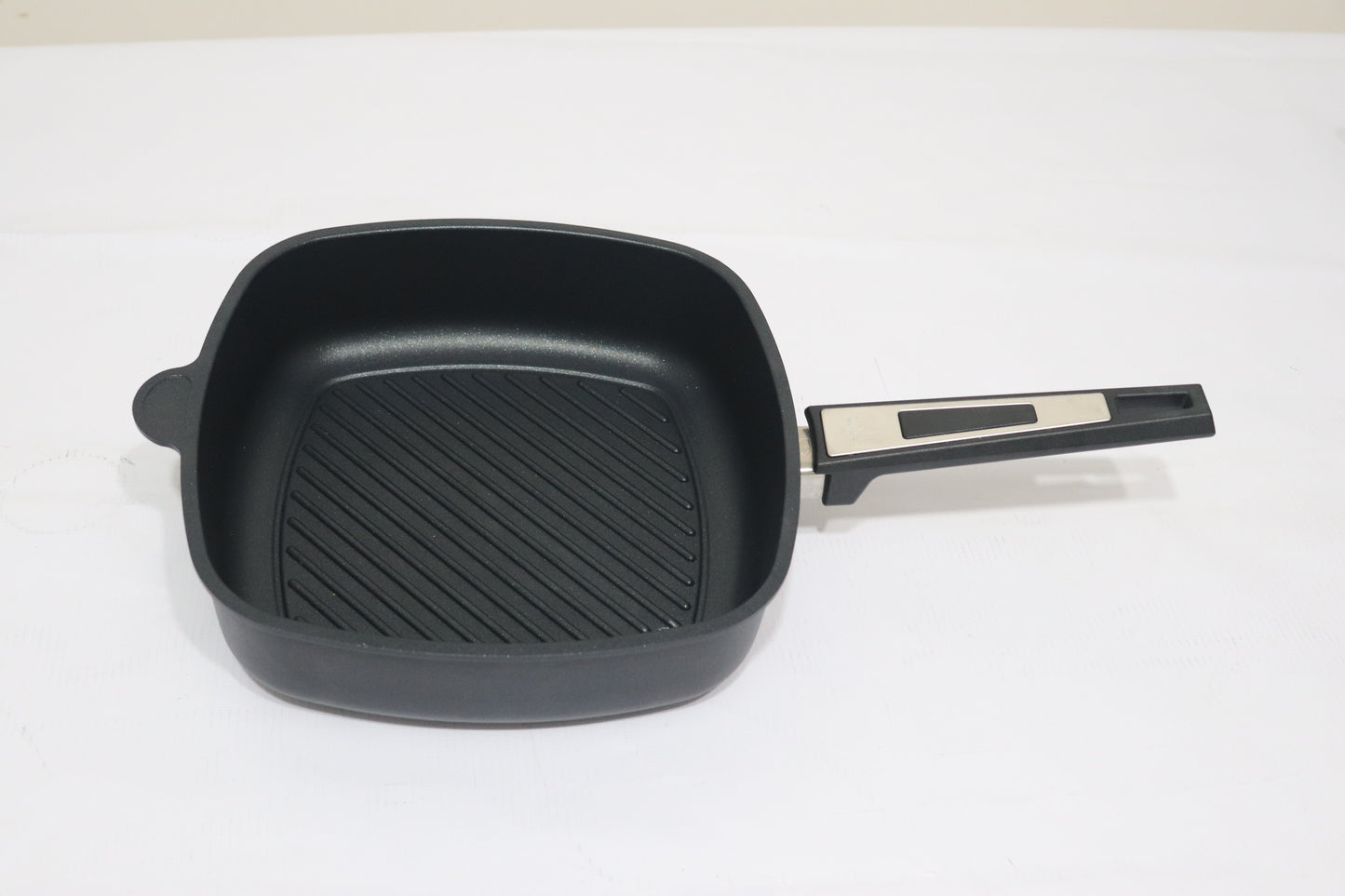 26CM TITANIUM SQUARE GRILL