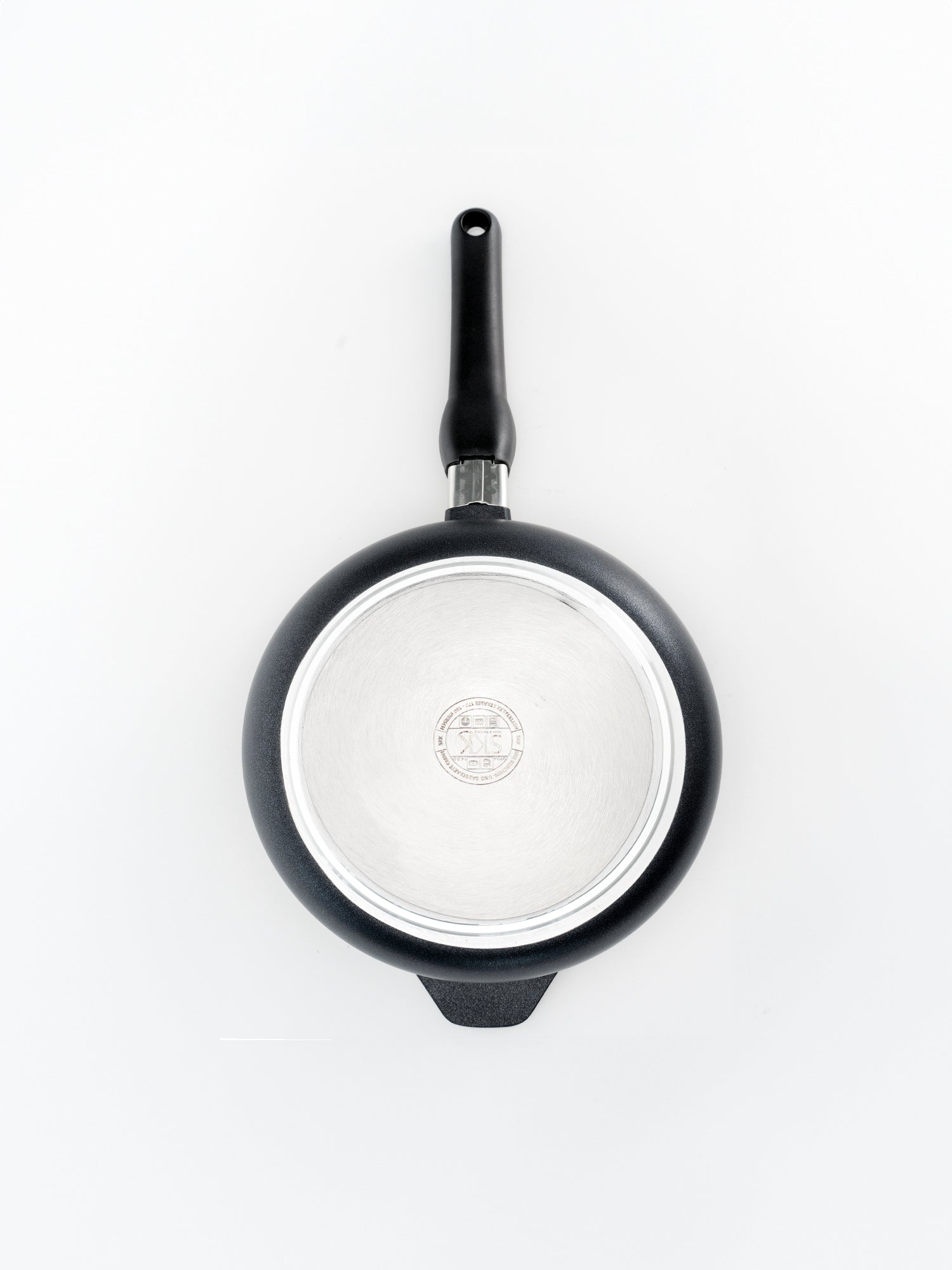 SKK Classic deep sauté pan, base showing thermal bottom