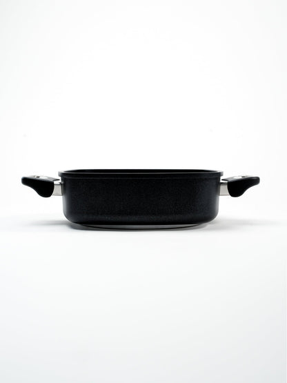 SKK Classic hand-cast square roaster / casserole, side view — Made in Germany