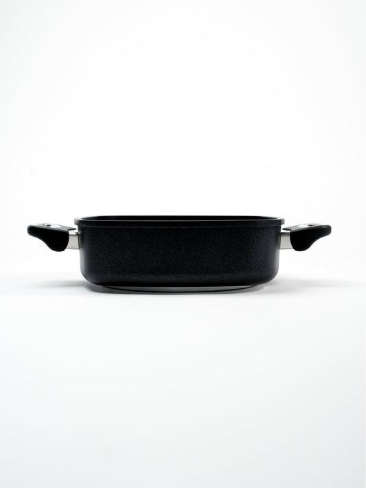 SKK Classic hand-cast square roaster / casserole, side view — Made in Germany