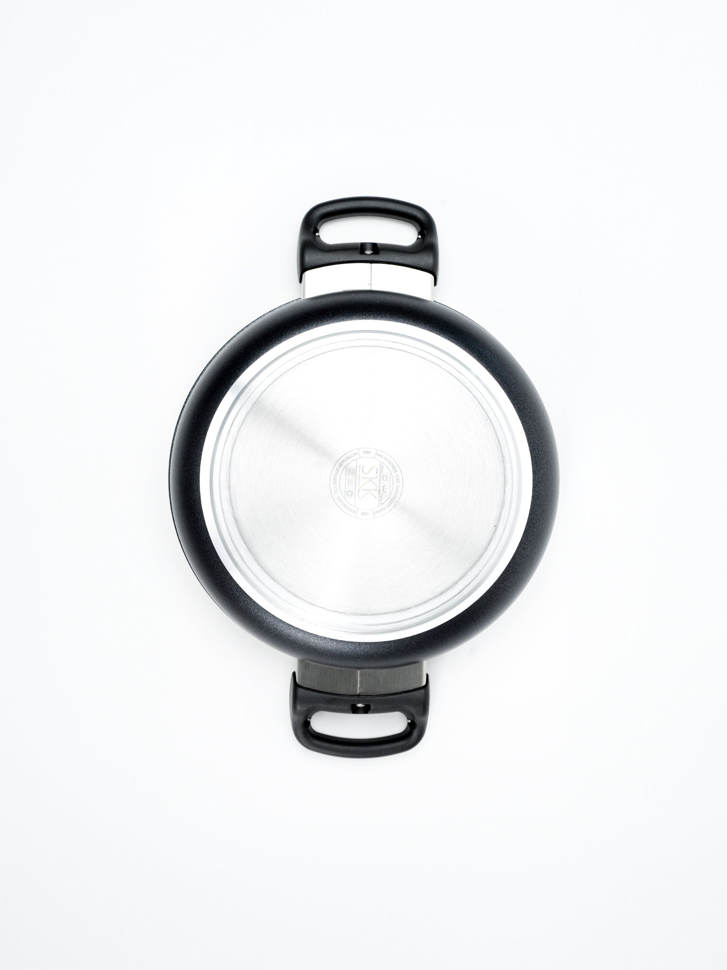SKK Classic round cast casserole, base showing thermal bottom