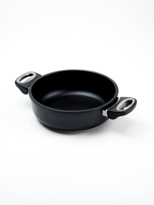 SKK Classic hand-cast round serving pan / casserole, angled view — Made in Germany