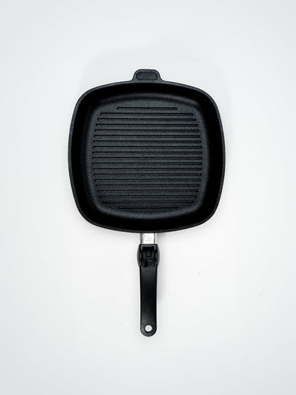 SKK Titanium Square Grill top view — square ridges for professional grill marks, oven safe 260C