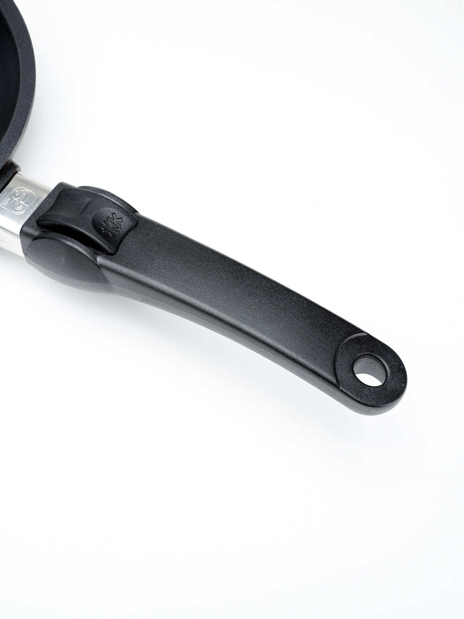 SKK Titanium Shallow Pan coating detail — durable PFOA-free titanium surface seal