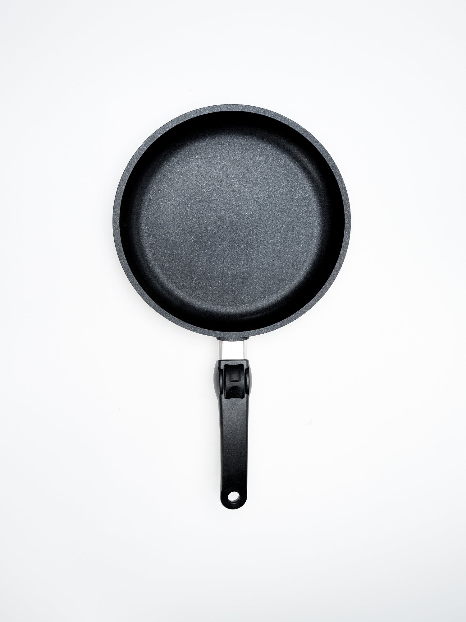 SKK Titanium Shallow Pan top view — even non-stick cooking surface, oven safe to 260C
